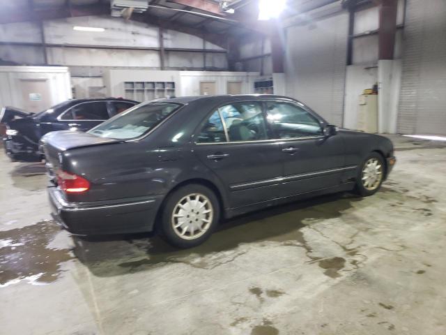 Photo 2 VIN: WDBJF65J5YB108944 - MERCEDES-BENZ E-CLASS 