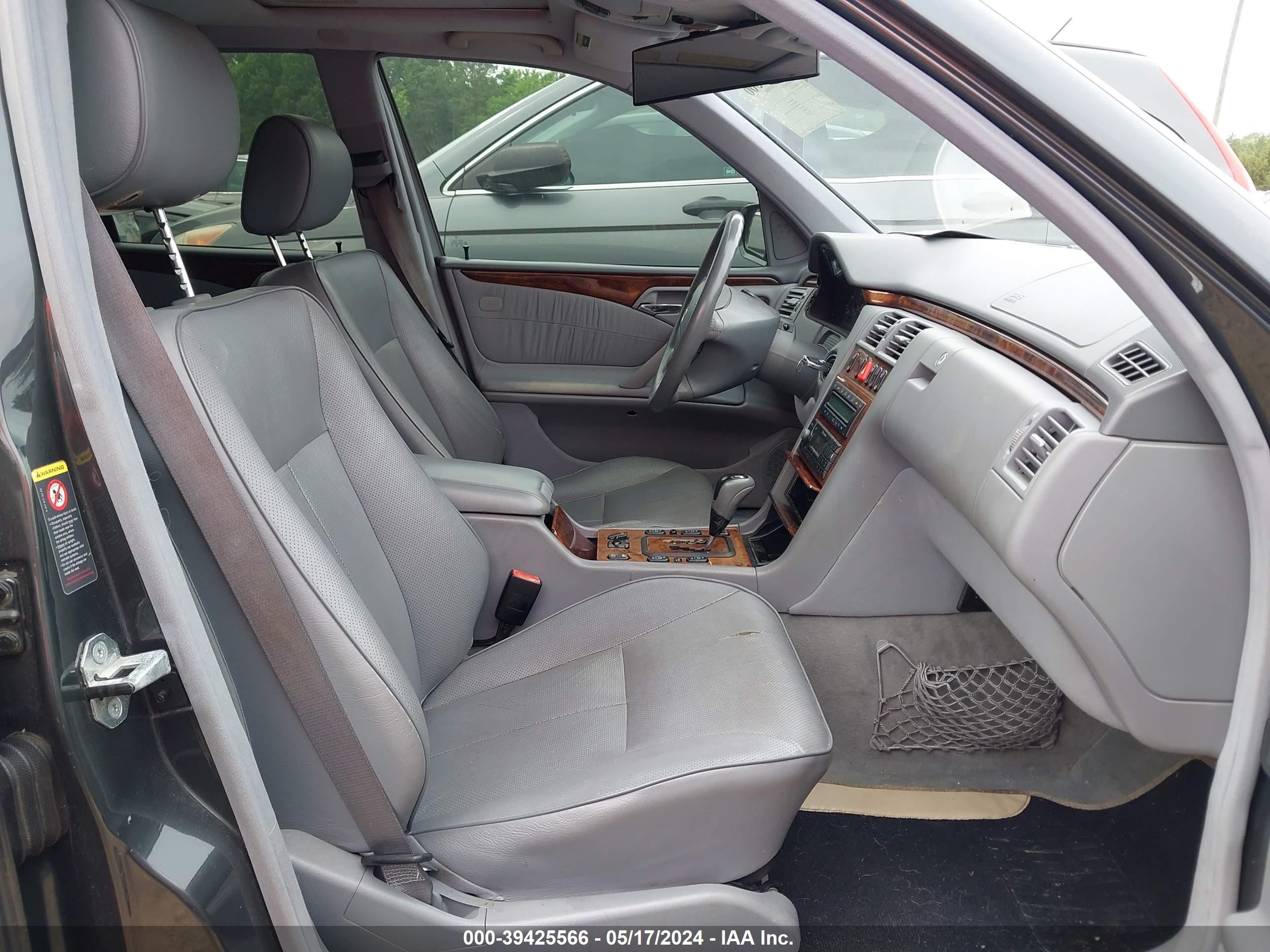 Photo 4 VIN: WDBJF65J61B353631 - MERCEDES-BENZ SPRINTER 