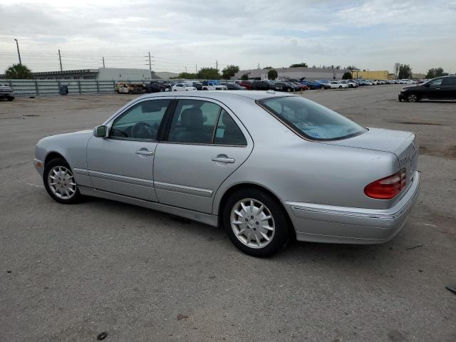 Photo 1 VIN: WDBJF65J71B327197 - MERCEDES-BENZ E-CLASS 