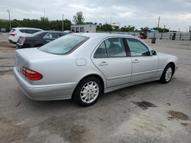 Photo 2 VIN: WDBJF65J71B327197 - MERCEDES-BENZ E-CLASS 