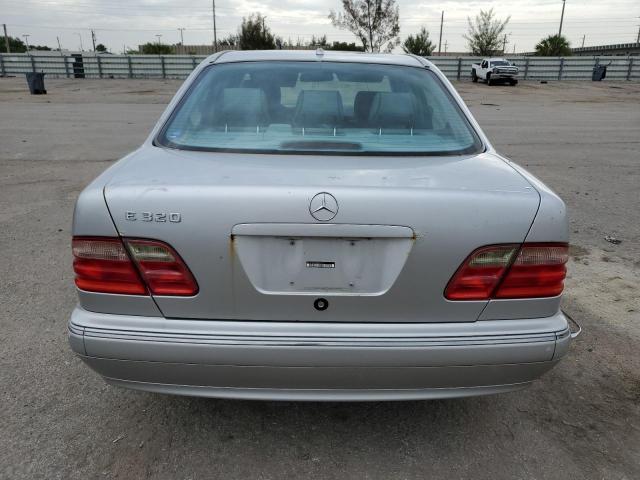 Photo 5 VIN: WDBJF65J71B327197 - MERCEDES-BENZ E-CLASS 