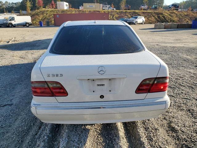 Photo 5 VIN: WDBJF65J7YB085327 - MERCEDES-BENZ E 320 