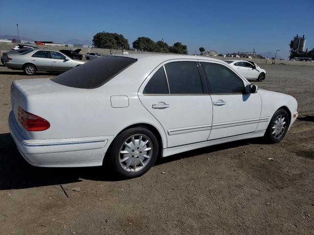 Photo 2 VIN: WDBJF65J81B381401 - MERCEDES-BENZ E 320 