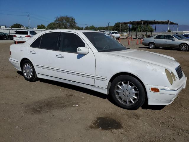 Photo 3 VIN: WDBJF65J81B381401 - MERCEDES-BENZ E 320 