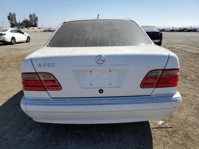 Photo 5 VIN: WDBJF65J81B381401 - MERCEDES-BENZ E 320 