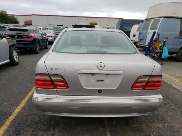 Photo 5 VIN: WDBJF65J82B483380 - MERCEDES-BENZ E 320 