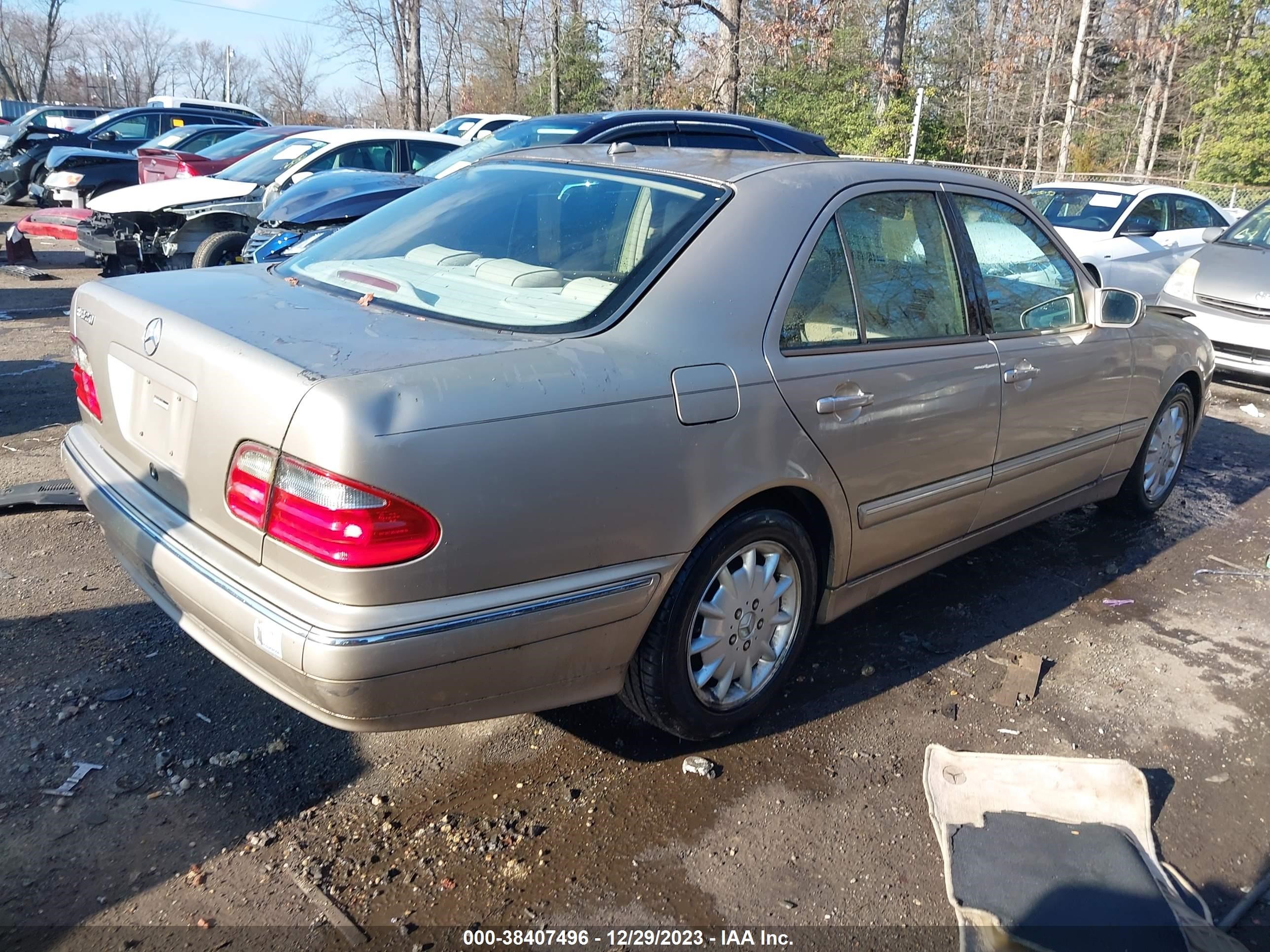 Photo 3 VIN: WDBJF65J8YB110185 - MERCEDES-BENZ E-KLASSE 