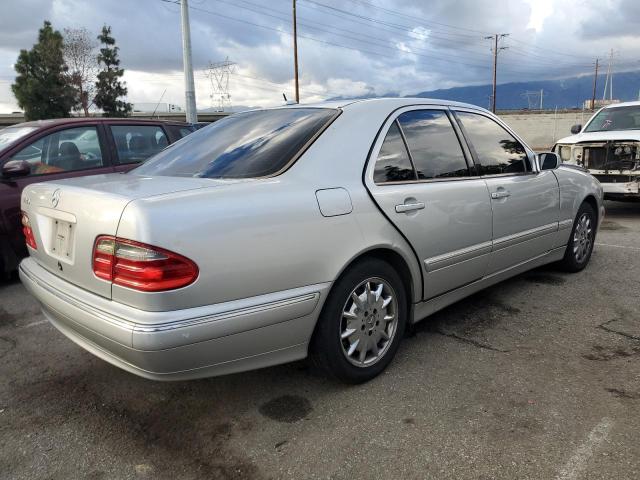 Photo 2 VIN: WDBJF65J8YB140027 - MERCEDES-BENZ E-CLASS 