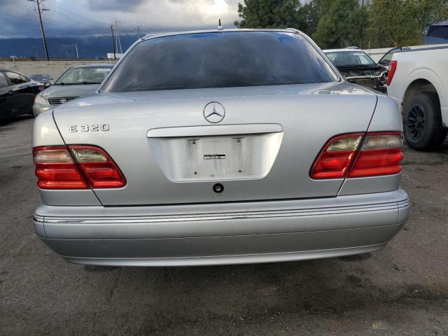 Photo 5 VIN: WDBJF65J8YB140027 - MERCEDES-BENZ E-CLASS 