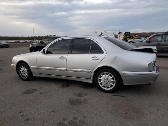 Photo 1 VIN: WDBJF65J8YB153103 - MERCEDES-BENZ E320 