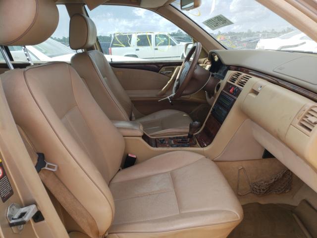 Photo 4 VIN: WDBJF65J8YB155711 - MERCEDES-BENZ E 320 