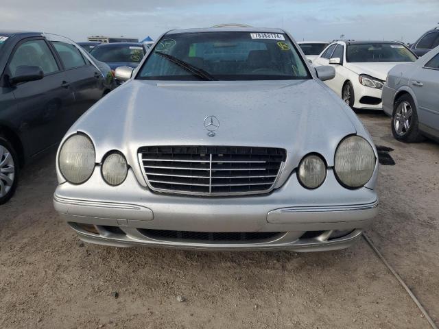 Photo 4 VIN: WDBJF65J92B469519 - MERCEDES-BENZ E 320 