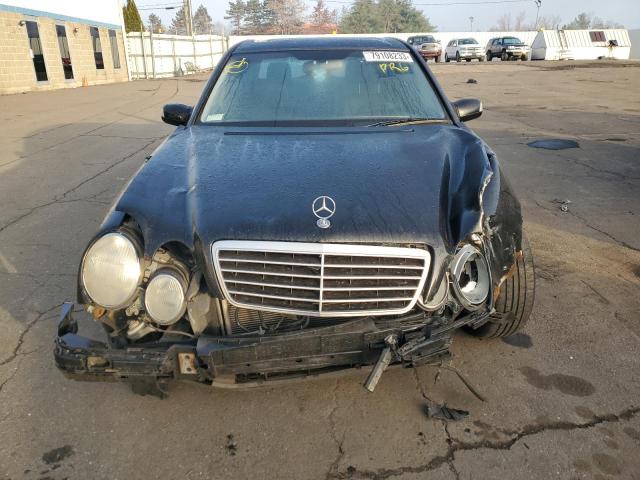 Photo 4 VIN: WDBJF65J9YB106825 - MERCEDES-BENZ E-CLASS 