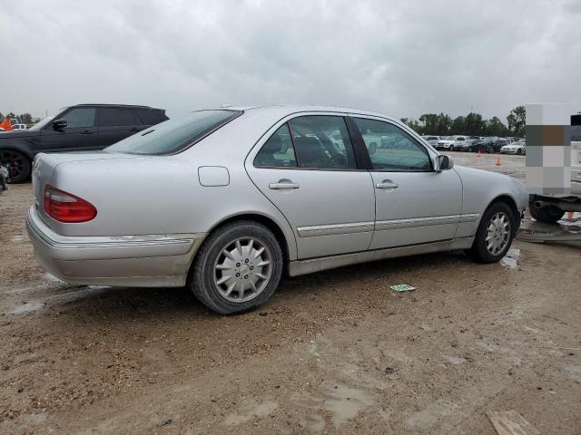 Photo 2 VIN: WDBJF65JXYB029401 - MERCEDES-BENZ E 320 