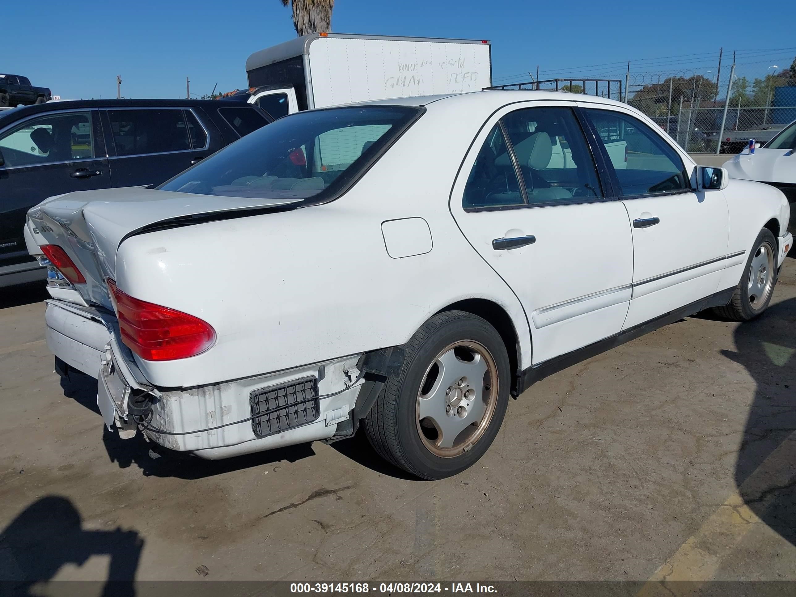 Photo 3 VIN: WDBJF70F2WA712656 - MERCEDES-BENZ NULL 