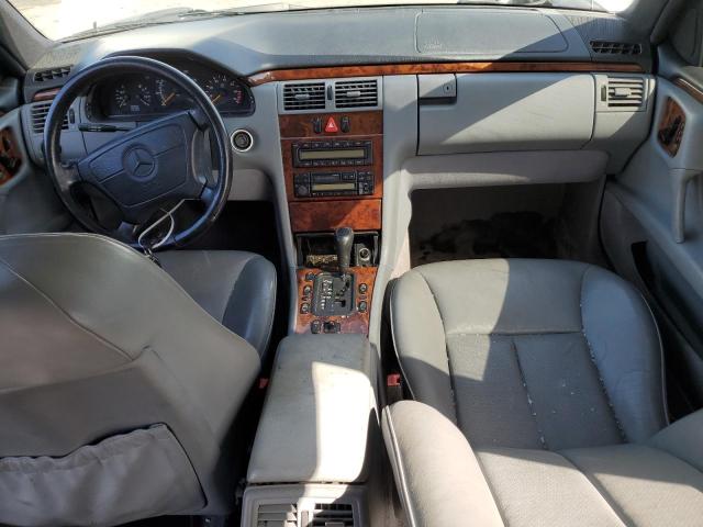 Photo 7 VIN: WDBJF70F4WA670331 - MERCEDES-BENZ E-CLASS 