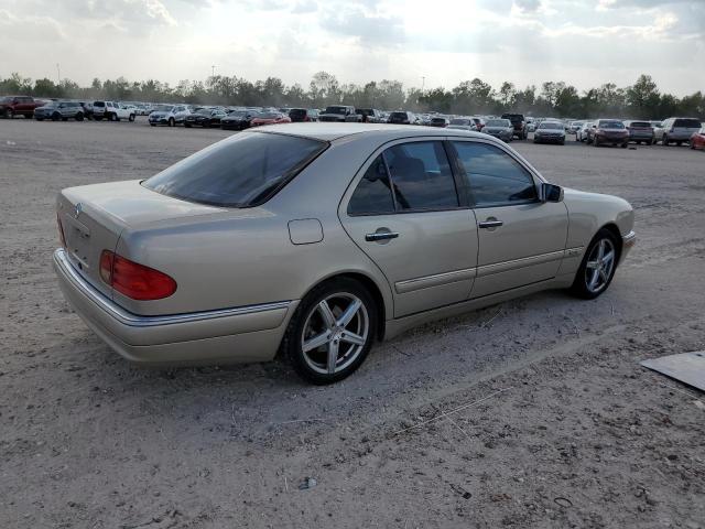 Photo 2 VIN: WDBJF70H3XA828676 - MERCEDES-BENZ 400-CLASS 