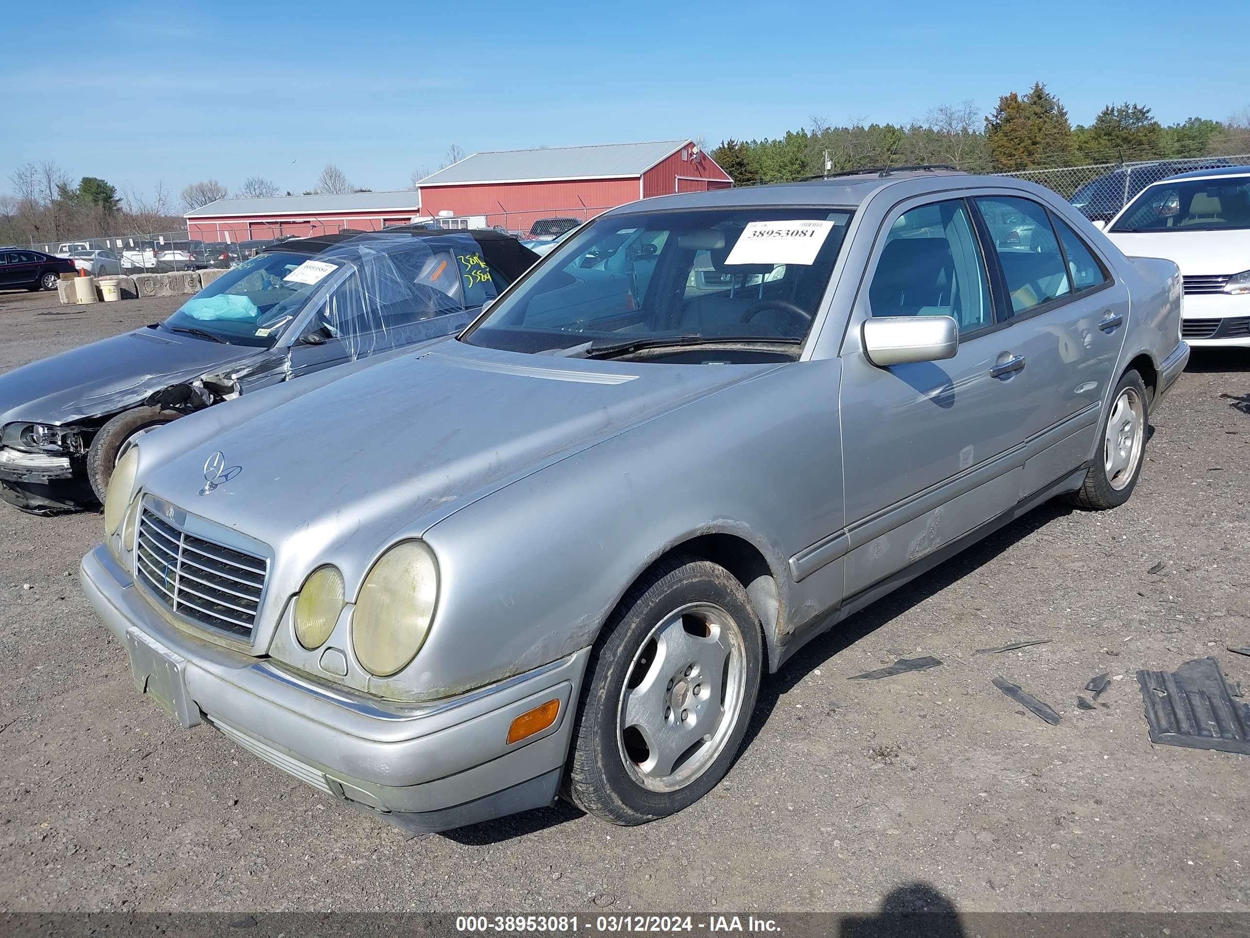 Photo 5 VIN: WDBJF70H6XA912314 - MERCEDES-BENZ NULL 