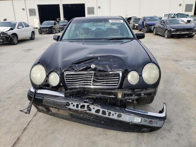 Photo 4 VIN: WDBJF70H8XA940096 - MERCEDES-BENZ E-CLASS 