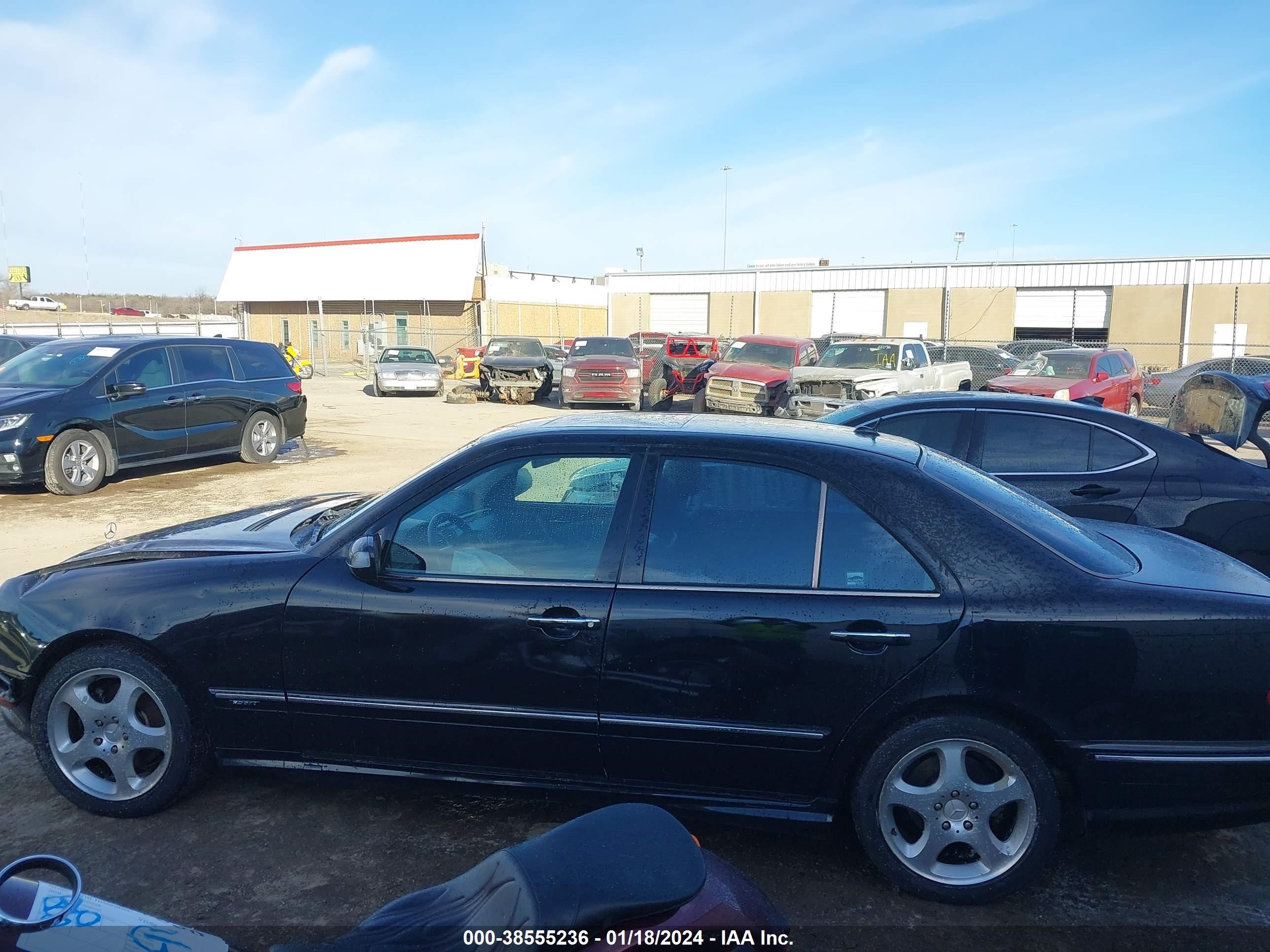 Photo 13 VIN: WDBJF70J81B204537 - MERCEDES-BENZ E-KLASSE 