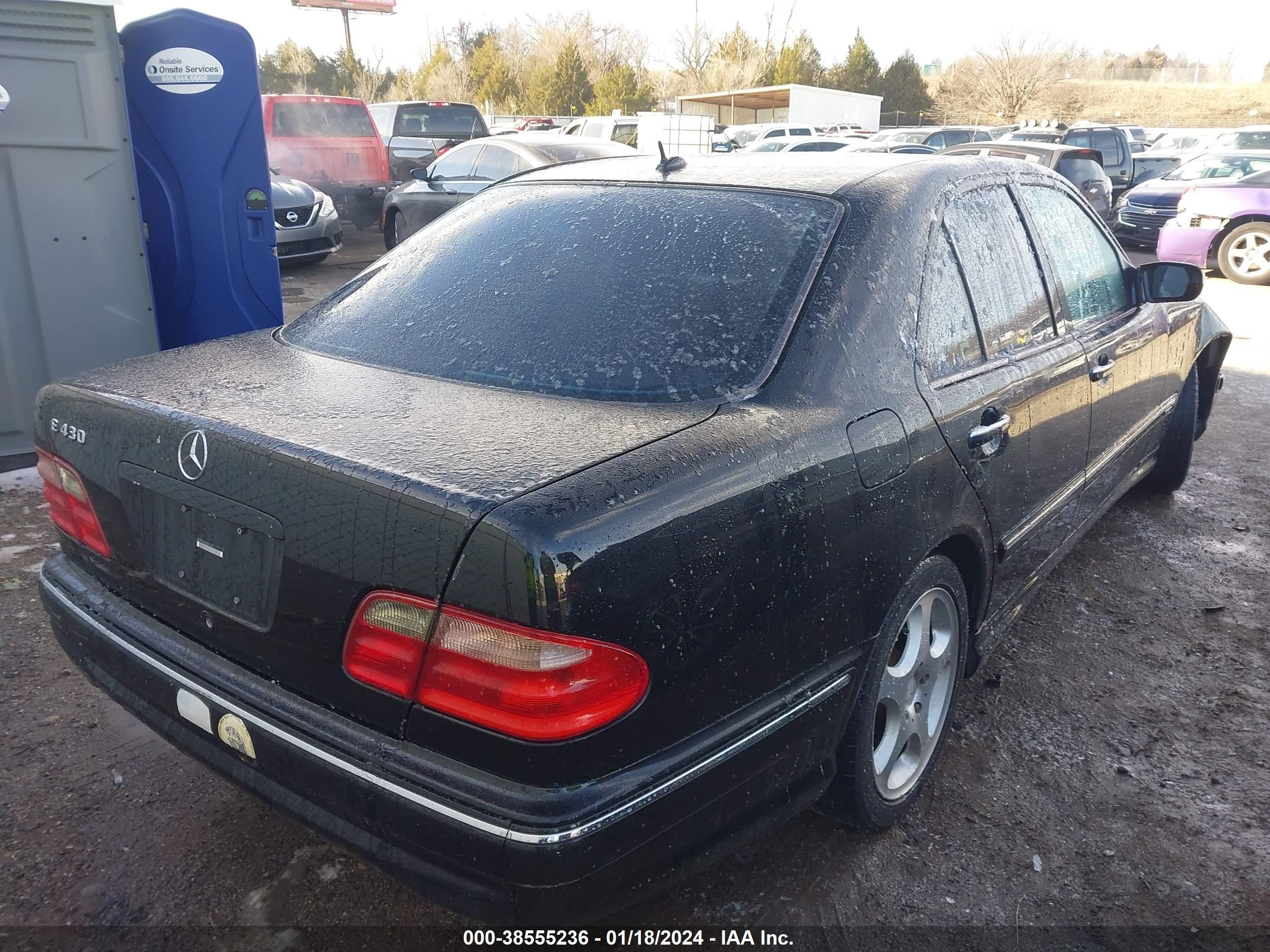 Photo 3 VIN: WDBJF70J81B204537 - MERCEDES-BENZ E-KLASSE 