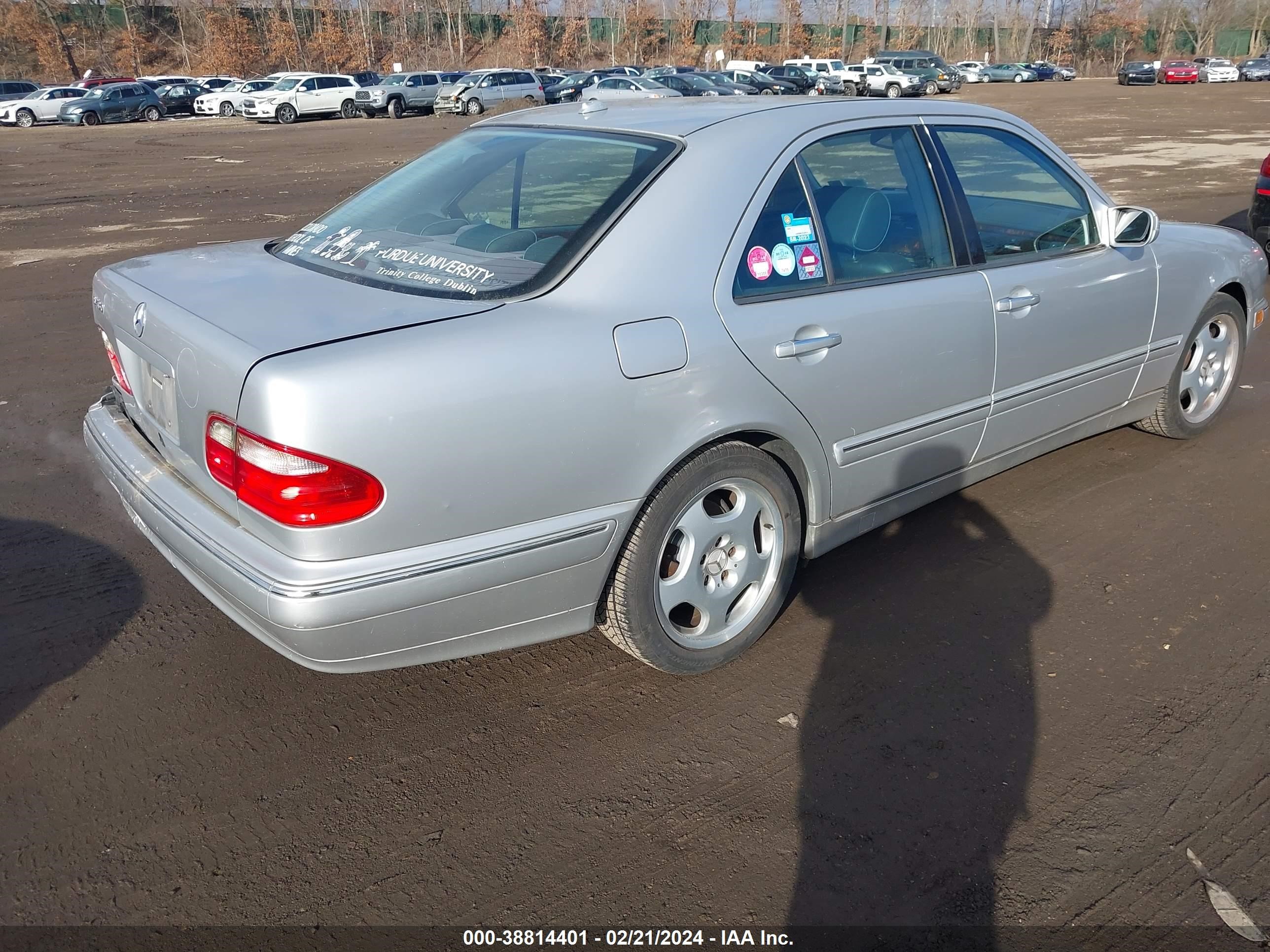 Photo 3 VIN: WDBJF70J82B437643 - MERCEDES-BENZ NULL 