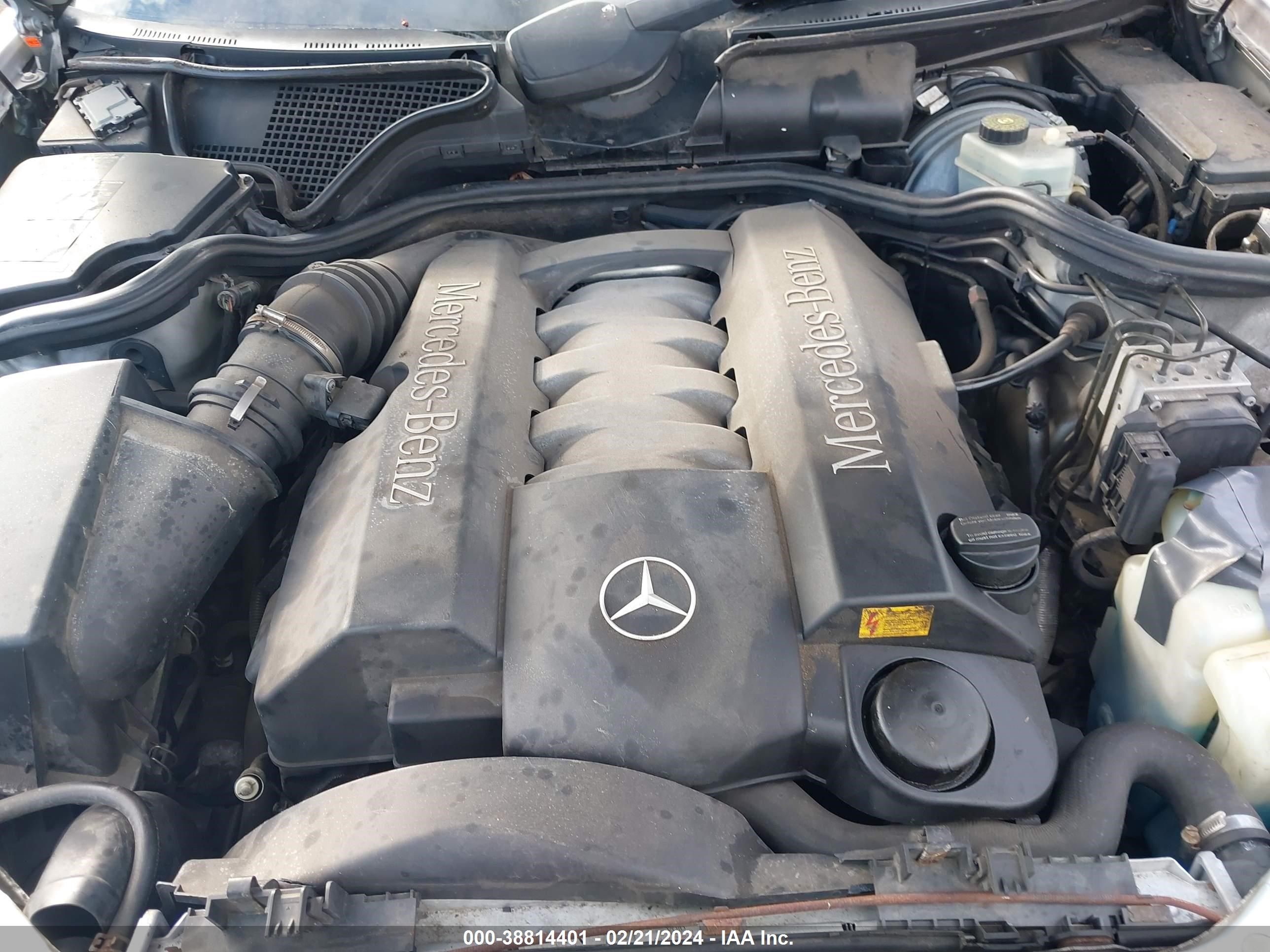 Photo 9 VIN: WDBJF70J82B437643 - MERCEDES-BENZ NULL 