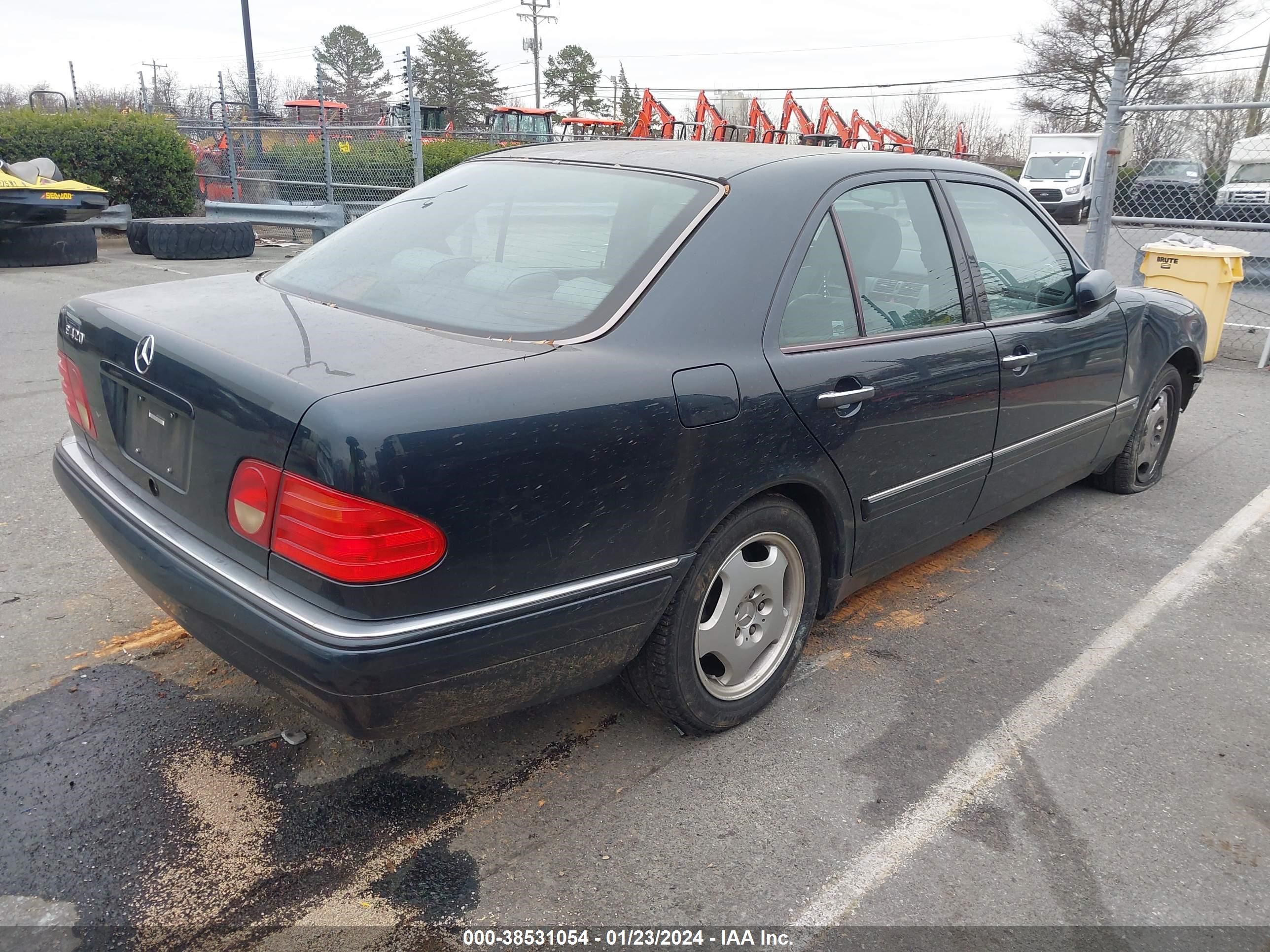 Photo 3 VIN: WDBJF72F0VA159355 - MERCEDES-BENZ E-KLASSE 