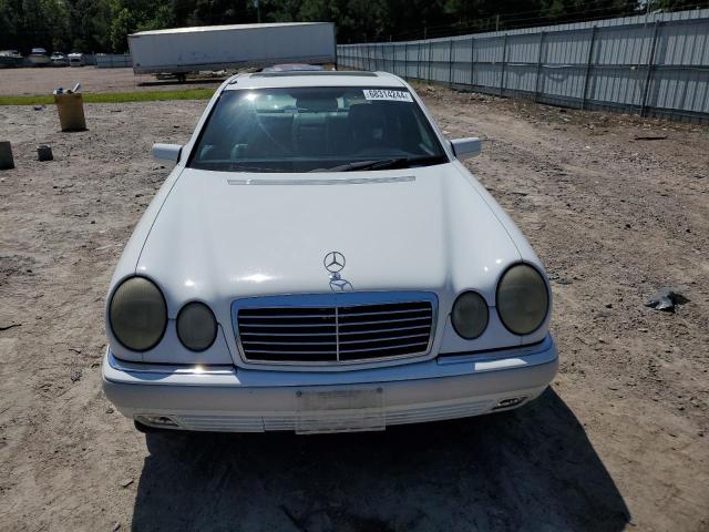 Photo 4 VIN: WDBJF72F2VA192857 - MERCEDES-BENZ E 420 