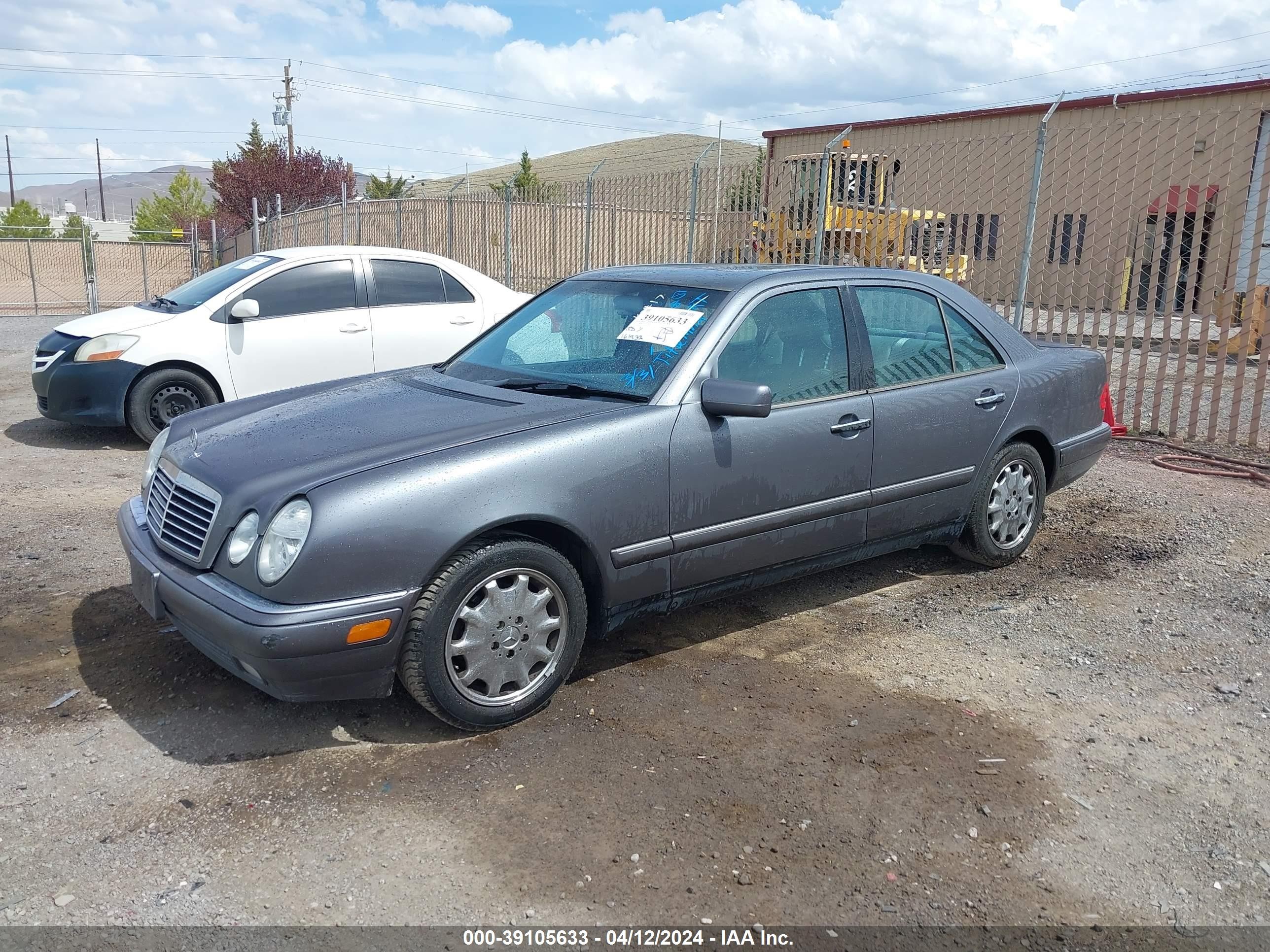 Photo 1 VIN: WDBJF72FXVA585621 - MERCEDES-BENZ NULL 