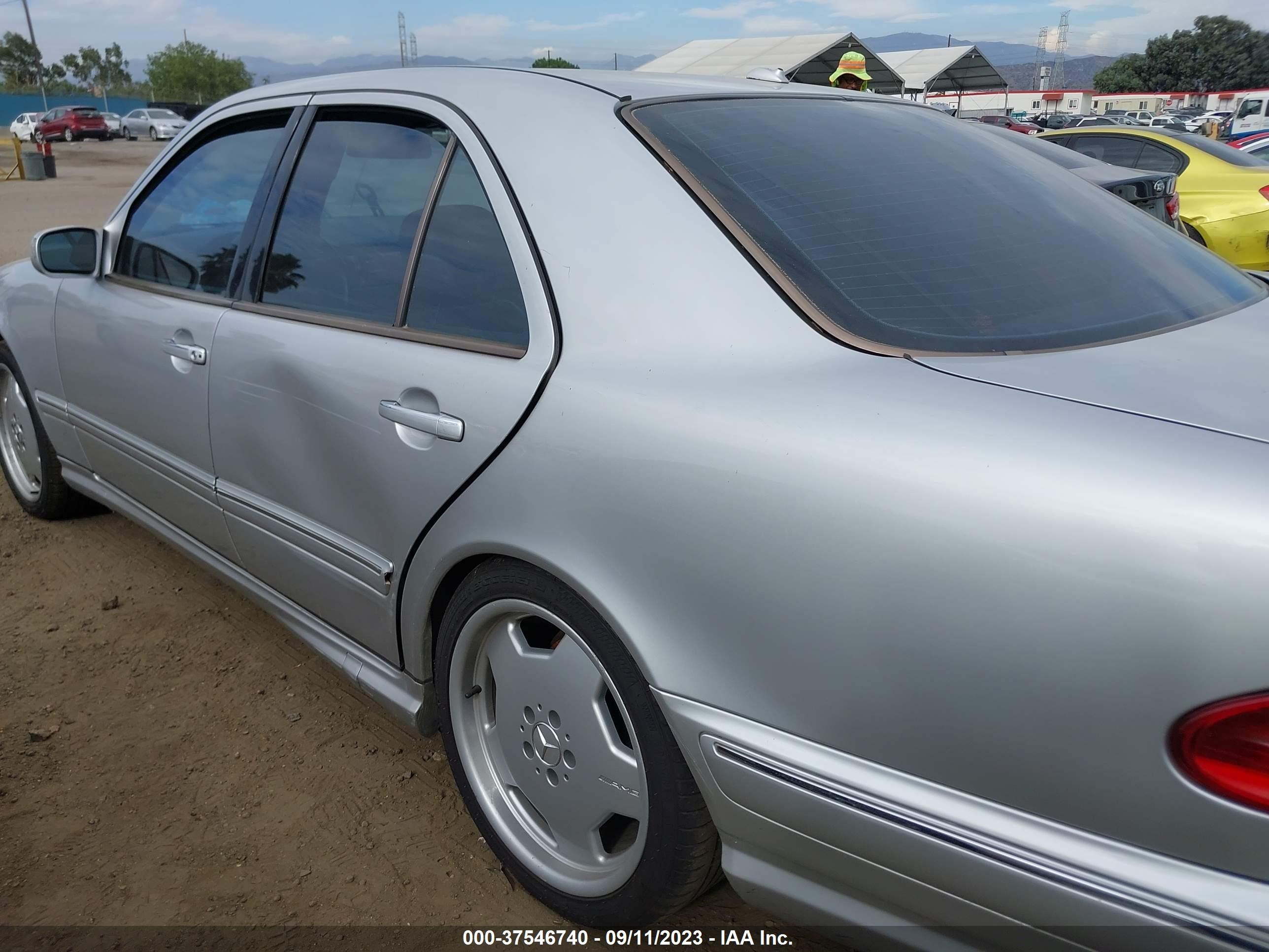 Photo 5 VIN: WDBJF74JX1B321496 - MERCEDES-BENZ E-KLASSE 