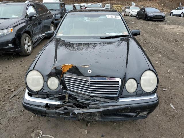 Photo 4 VIN: WDBJF82F1WX008769 - MERCEDES-BENZ E 320 4MAT 