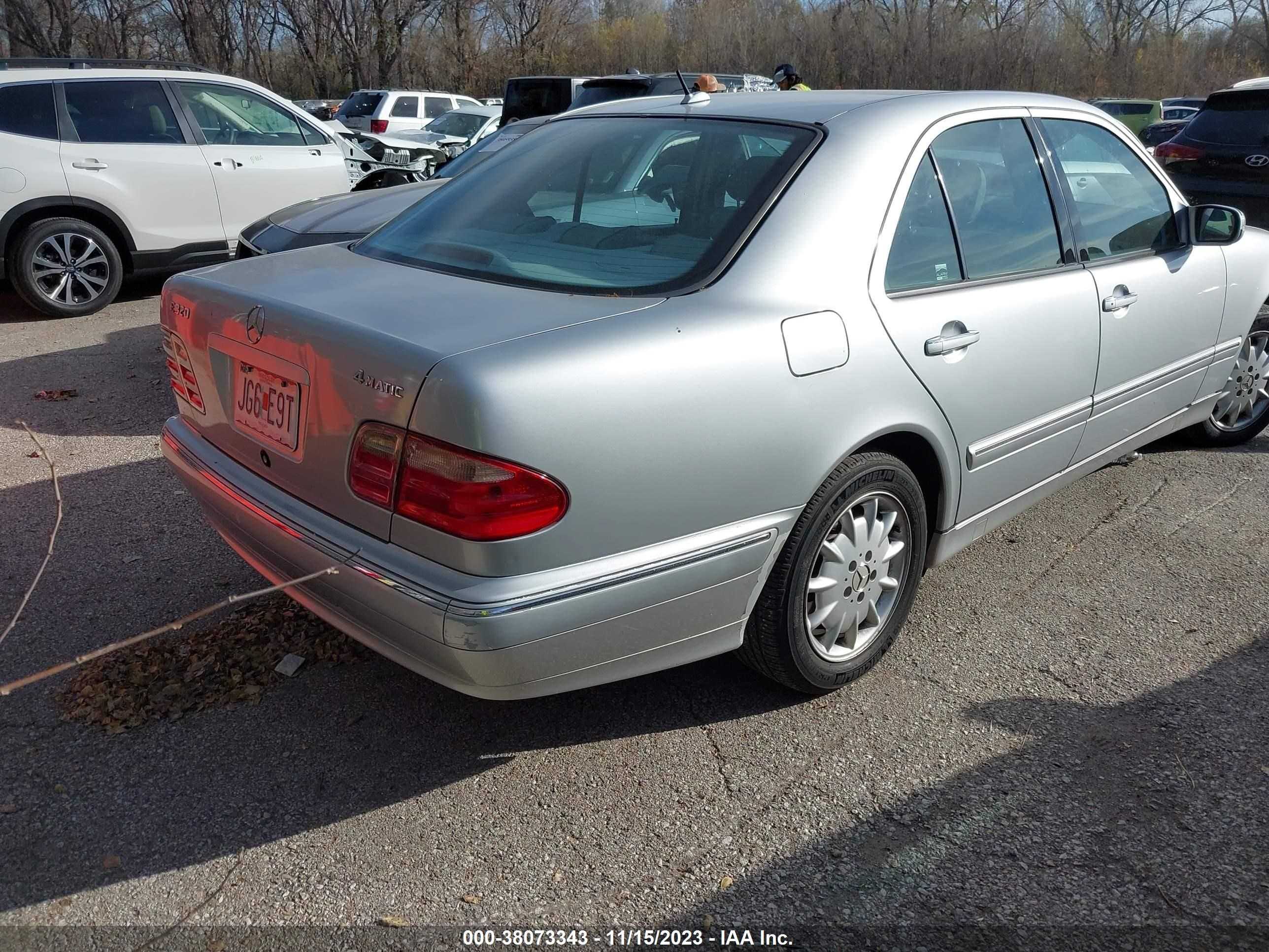 Photo 3 VIN: WDBJF82J62X069162 - MERCEDES-BENZ E-KLASSE 