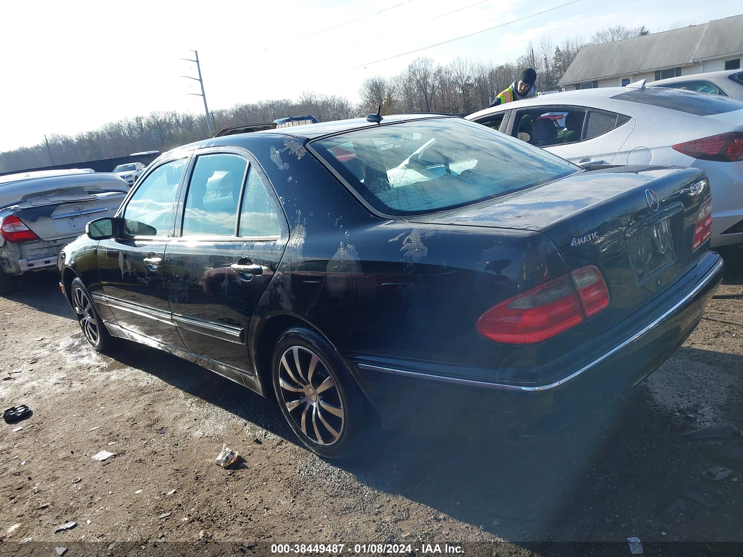 Photo 2 VIN: WDBJF82J6YX040057 - MERCEDES-BENZ E-KLASSE 