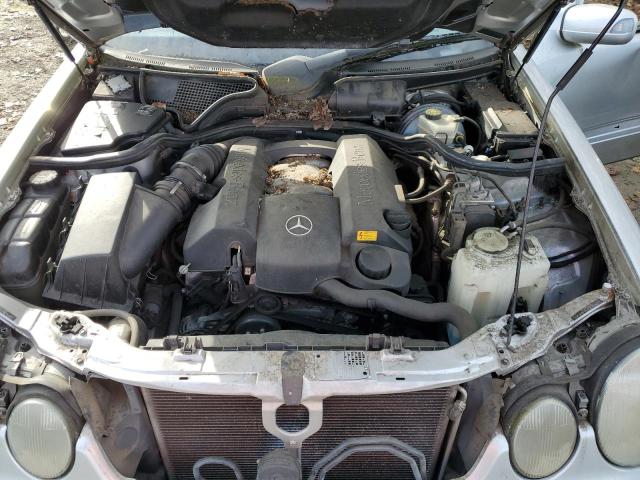 Photo 10 VIN: WDBJF82J7YX030072 - MERCEDES-BENZ E 320 4MAT 