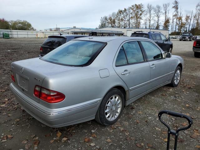 Photo 2 VIN: WDBJF82J7YX030072 - MERCEDES-BENZ E 320 4MAT 