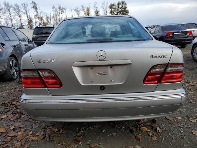 Photo 5 VIN: WDBJF82J7YX030072 - MERCEDES-BENZ E 320 4MAT 