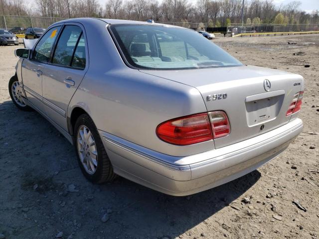 Photo 2 VIN: WDBJF82JX2X067124 - MERCEDES-BENZ E 320 4MAT 