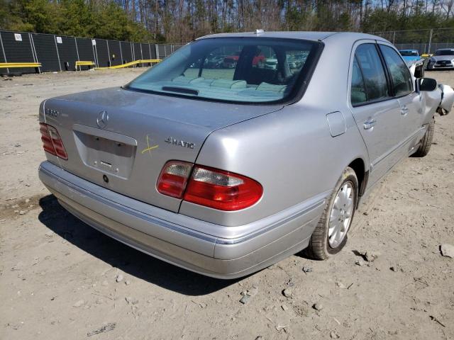 Photo 3 VIN: WDBJF82JX2X067124 - MERCEDES-BENZ E 320 4MAT 