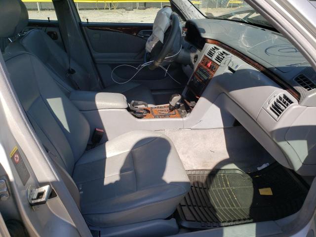 Photo 4 VIN: WDBJF82JX2X067124 - MERCEDES-BENZ E 320 4MAT 