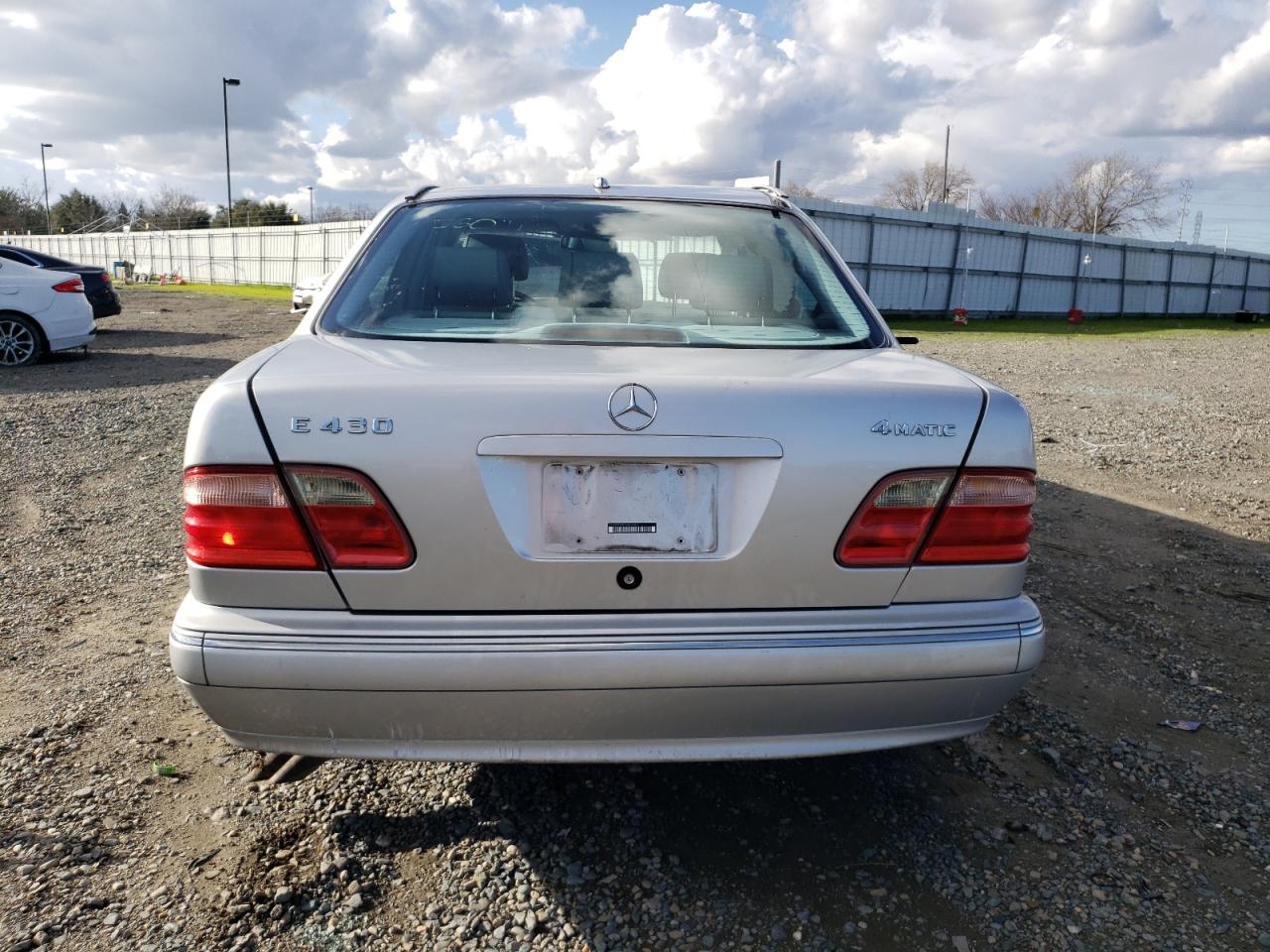 Photo 5 VIN: WDBJF83J51X050762 - MERCEDES-BENZ E-KLASSE 