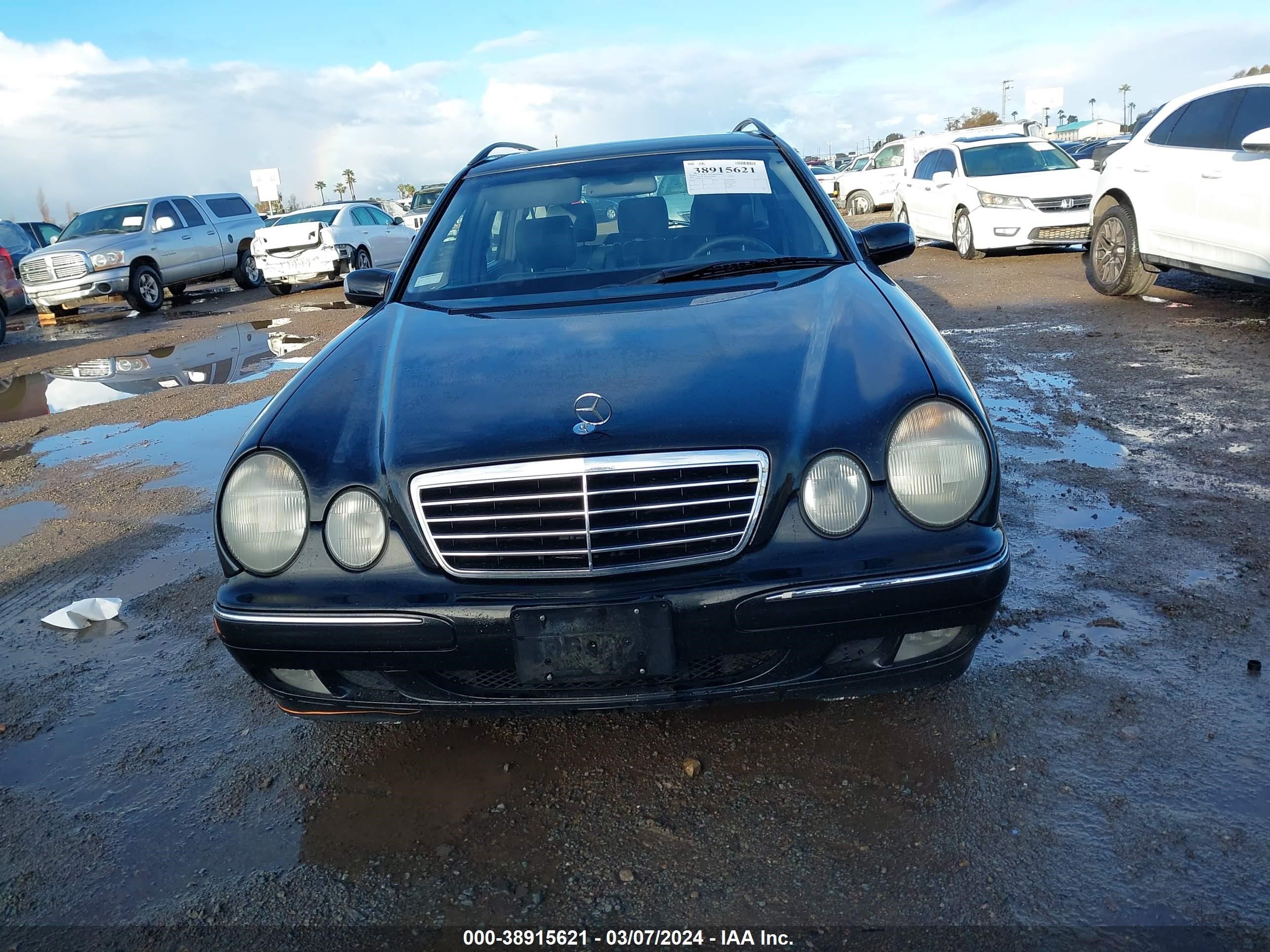 Photo 11 VIN: WDBJH65J01B203928 - MERCEDES-BENZ NULL 