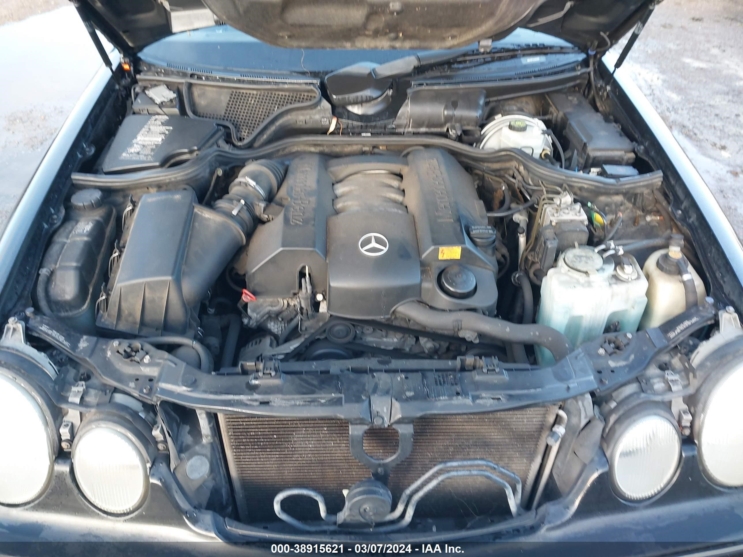 Photo 9 VIN: WDBJH65J01B203928 - MERCEDES-BENZ NULL 