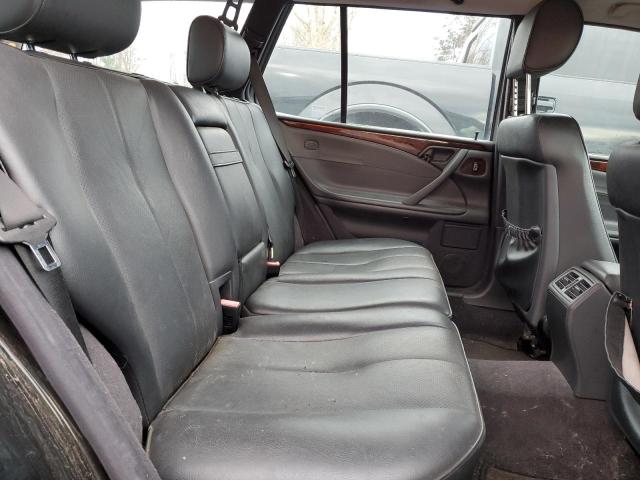 Photo 9 VIN: WDBJH65JX2B468762 - MERCEDES-BENZ E 320 