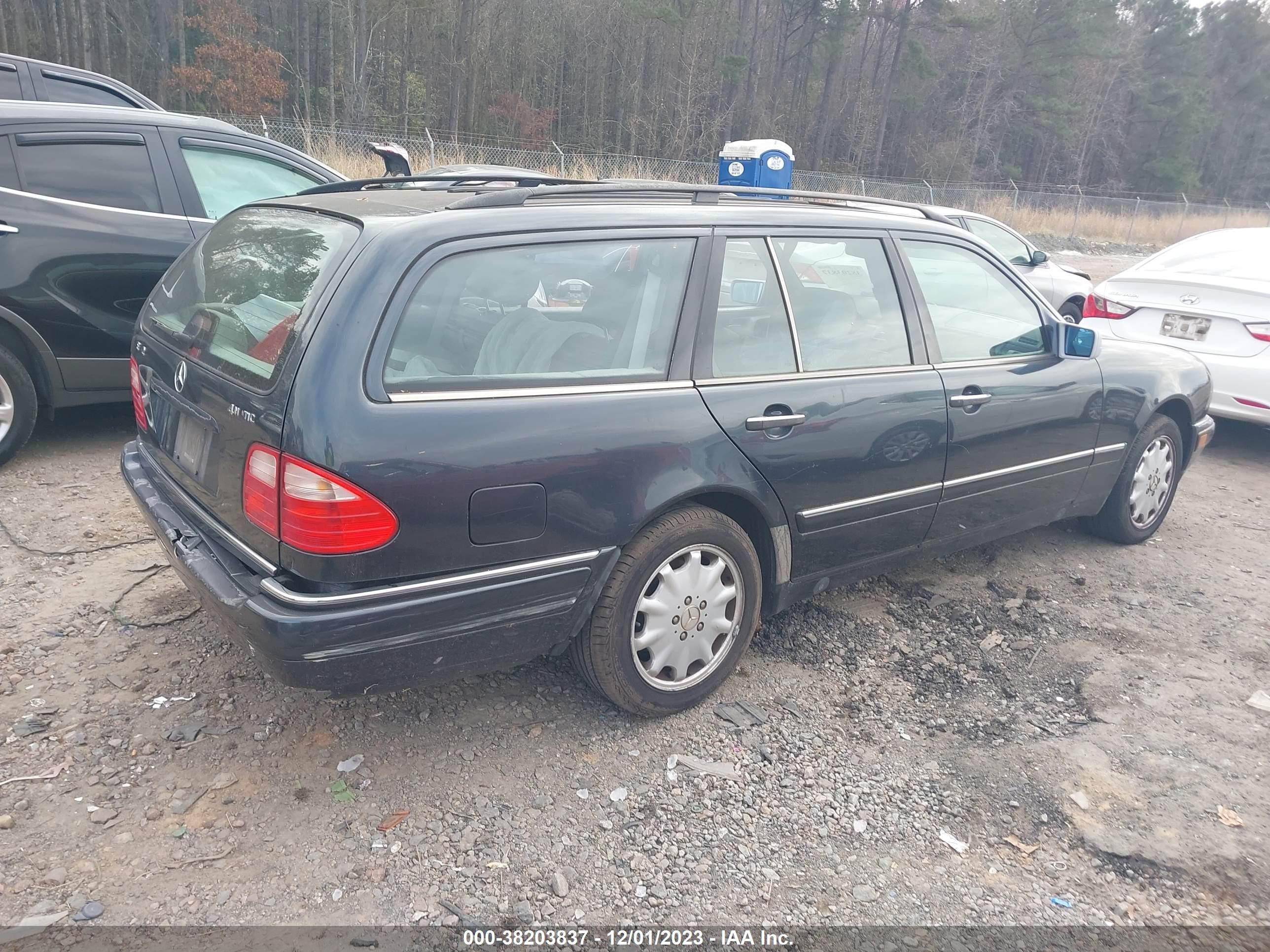 Photo 3 VIN: WDBJH82F2WX003025 - MERCEDES-BENZ E-KLASSE 