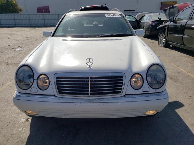 Photo 4 VIN: WDBJH82F3WX012977 - MERCEDES-BENZ E 320 4MAT 