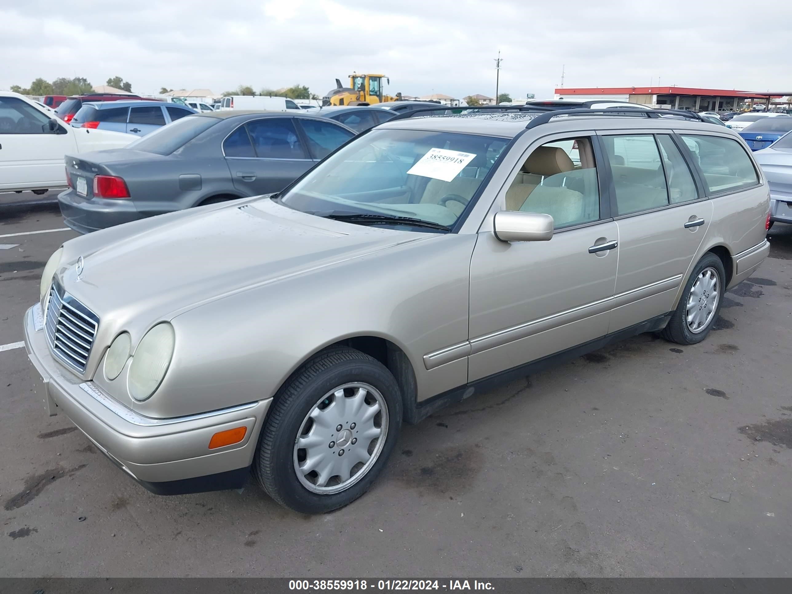 Photo 1 VIN: WDBJH82F8XX026830 - MERCEDES-BENZ E-KLASSE 