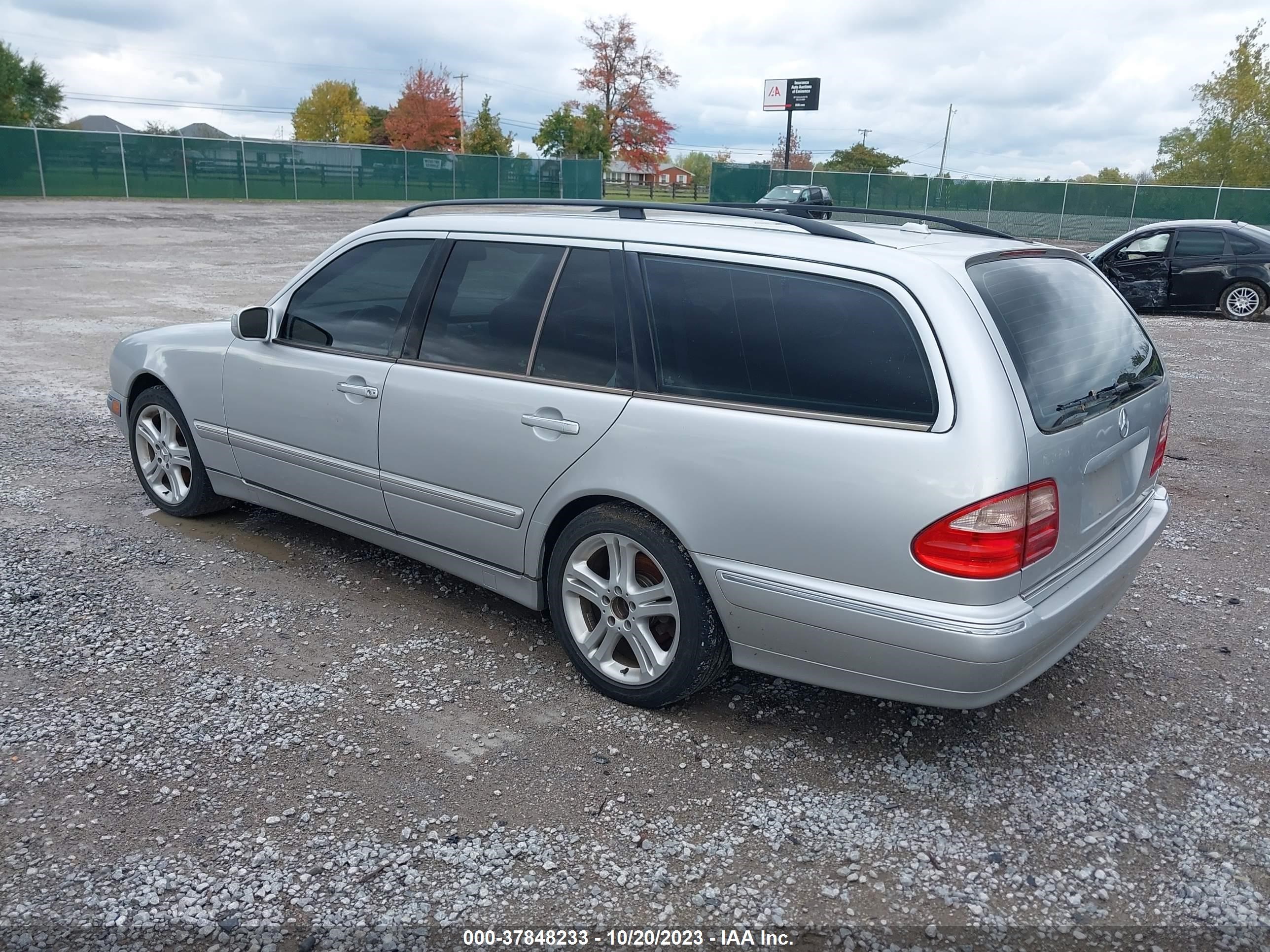 Photo 2 VIN: WDBJH82J33X089249 - MERCEDES-BENZ E-KLASSE 