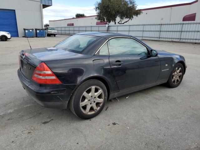 Photo 2 VIN: WDBKK47F1XF089393 - MERCEDES-BENZ SLK-CLASS 