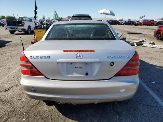 Photo 5 VIN: WDBKK47F2XF133532 - MERCEDES-BENZ SLK-CLASS 